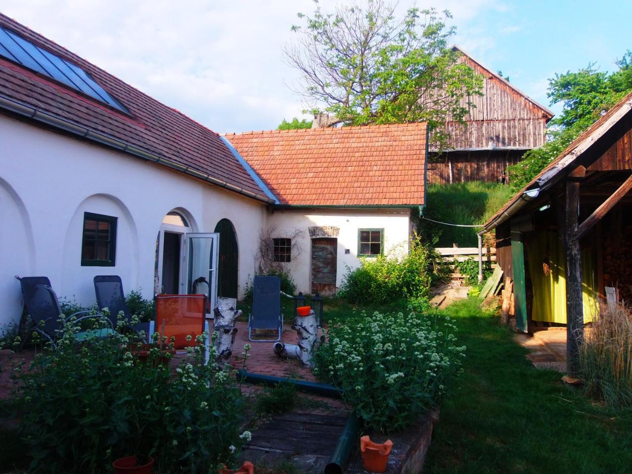 Gaestehaus Weinviertel - Niederoesterreich Siebenhirten Exteriör bild